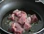 啤酒牛肉炖五香豆腐干的做法图解3