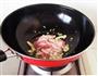 木耳炒五花肉的做法图解3