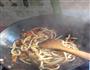 胡萝卜火腿丁炒土豆粉的做法图解4