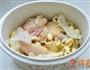 白莲茶树菇乳鸽汤的做法图解3