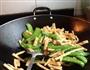 兰豆尤鱼炒豆干的做法图解4