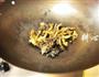 豉汁鲮鱼炒豆角的做法图解4