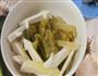 酸菜鲫鱼的做法图解3