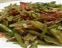 番茄豆角炒小鱼干的做法图解1