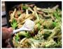 铁板肉片松花菜的做法图解4