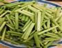 蒜苔炒鸡丝的做法图解1