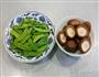 香菇炒荷兰豆的做法图解1