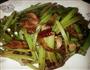 干煸茶树菇芹菜的做法图解5