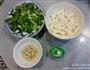 青菜肉丝汤年糕的做法图解1