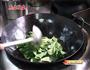 蚌肉烧小青菜的做法图解3