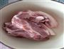 土豆红烧肉的做法图解1