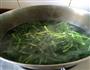 茼蒿拌豆腐的做法图解3
