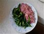 杭椒炒肉片的做法图解1