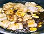 芹菜炒五花肉的做法图解2