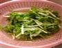 芹菜木耳炒肉丝的做法图解2