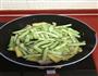 五花肉烩扁豆土豆的做法图解5