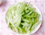 清心润肺-芹菜炒肉丝的做法图解3