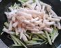 芹菜腊肉炒蘑菇的做法图解7