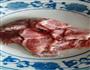 茄子黑木耳松花菜炒肉片的做法图解1