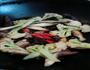 茄子黑木耳松花菜炒肉片的做法图解5