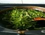 香菇扁豆炒肉丝的做法图解4