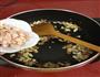 蒜肠杏鲍菇甜豆炒饭的做法图解5