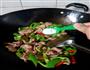 尖椒炒肉的做法图解7