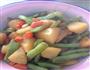 东北家常土豆炖豆角的做法图解1