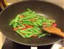 鸡翅荷兰豆煲仔饭的做法图解3