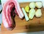 芋头红烧肉的做法图解1