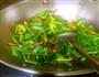 家常菜—肉炒蒜苔的做法图解4