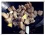 五花肉炖鹌鹑蛋的做法图解4