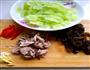 莴苣炒拆骨肉的做法图解1