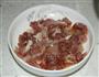 花菜炒肉的做法图解1