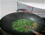 蒜苗炒豆腐的做法图解4