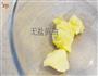 复活节鸟巢椰子纸杯蛋糕的做法图解4