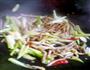 芹菜炒肉丝的做法图解3