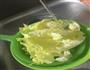 手撕包菜炒肉片的做法图解2