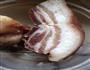 豇豆干煮腊肉的做法图解1