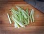 芹菜炒牛肉的做法图解2