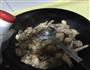 黄焖鸡茶树菇版的做法图解12