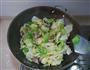 熏肉手撕包菜的做法图解4