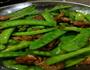 荷兰豆炒肉的做法图解1