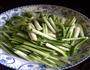 大蒜炒牛肉丝的做法图解2