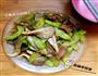 简单鲜香快手菜—青瓜小炒肉的做法图解5