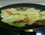 腊肉煎土豆片的做法图解1