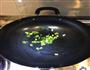 芹菜炒肉的做法图解2