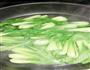 蚝油油菜蟹味菇的做法图解3