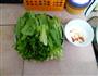 小炒油麦菜的做法图解1