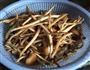 五花肉茶树菇的做法图解1